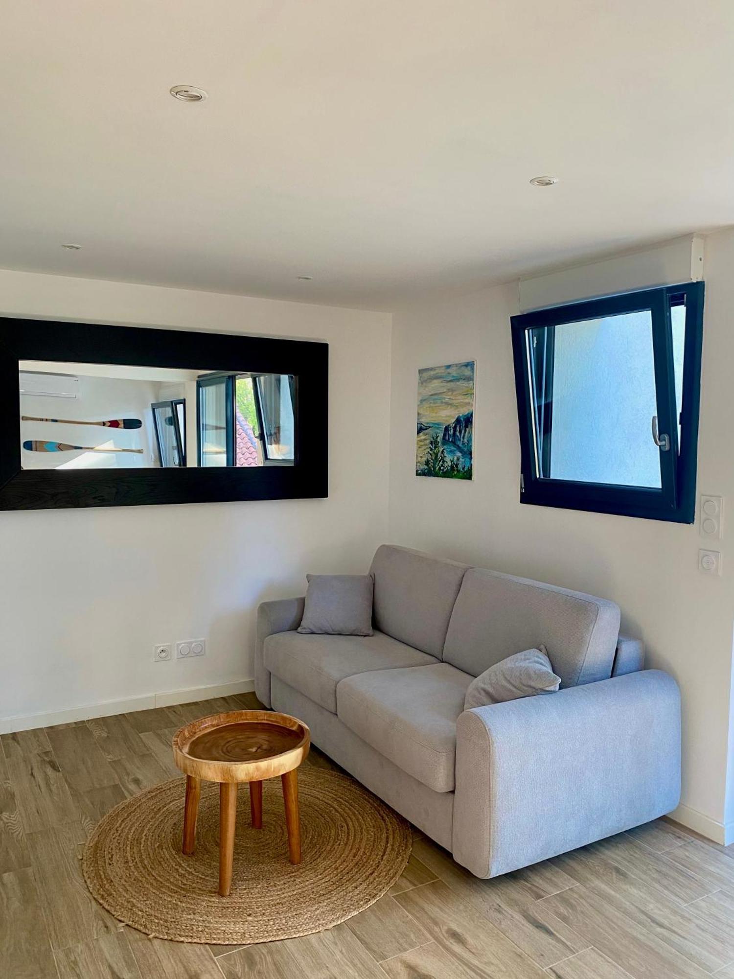 Appartement Au Calme, Calanque Des Figuieres 昂叙埃拉雷东 外观 照片
